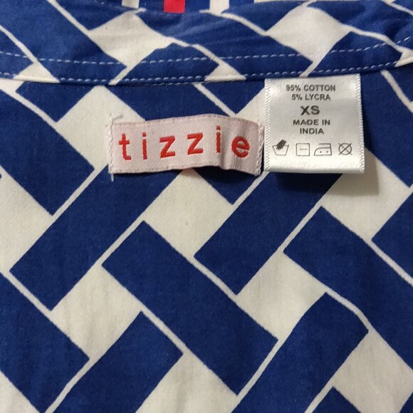 Tizzie Red/White/Blue Geometric Button Down With Contrasting Cuffs SIZE XS - Picture 3 of 4